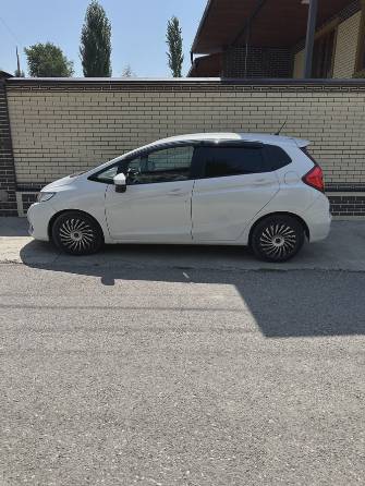 Honda Fit III Рестайлинг 1.5 CVT