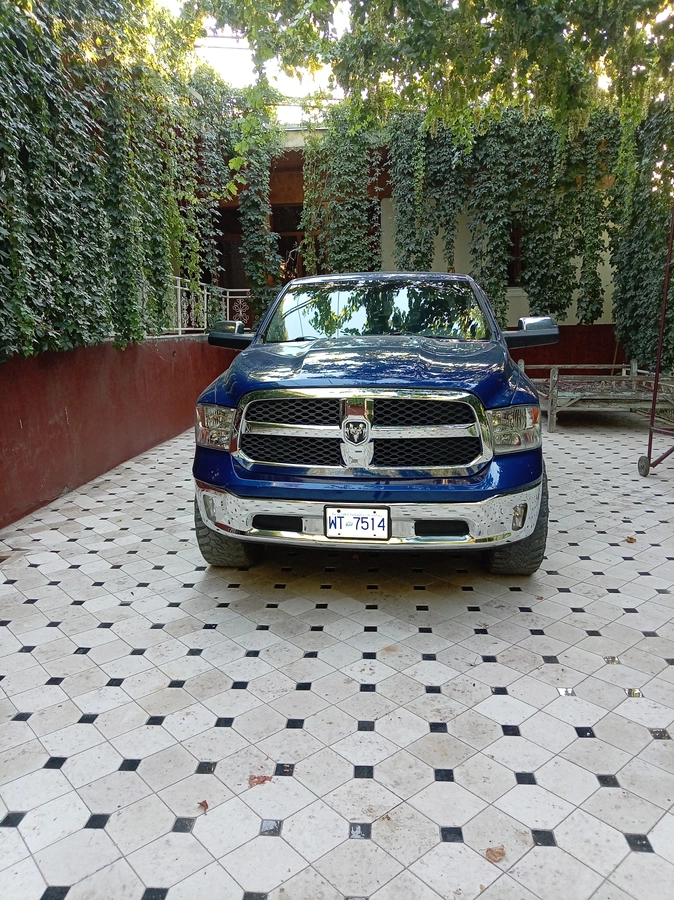 Dodge RAM RAM 1500 V Quad Cab 3.6 AT 4WD