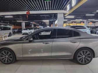 Volvo S60 II Рестайлинг 1.5 AT