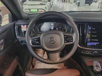 Volvo S60 II Рестайлинг 1.5 AT