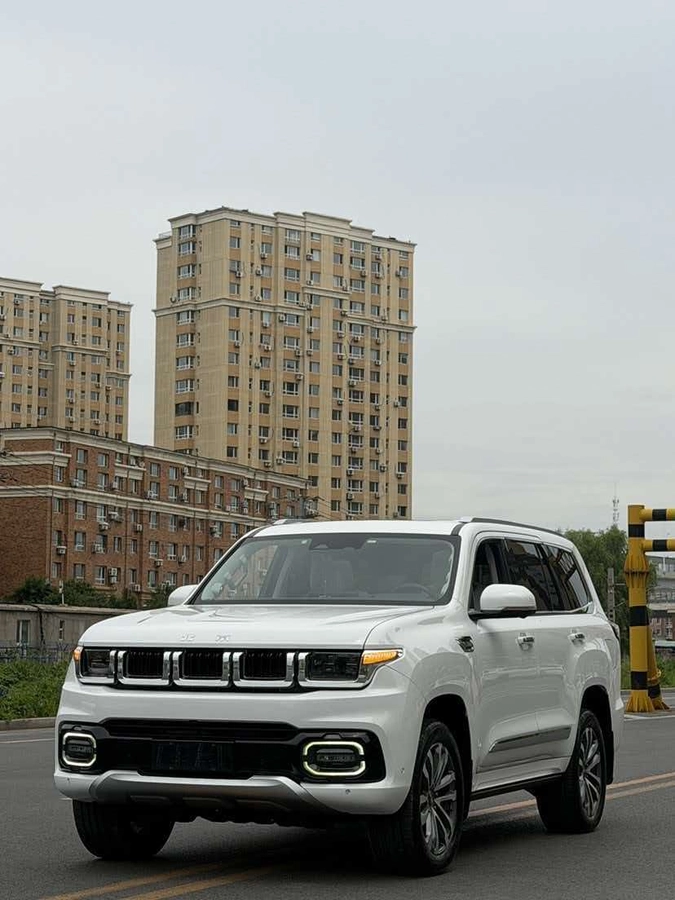 Открыть фото BAIC BJ60 2.0 AT 4WD