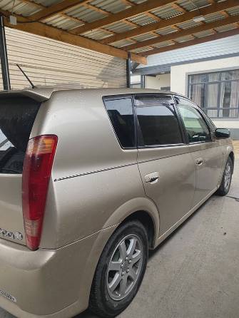 Toyota Opa I 2.0 CVT