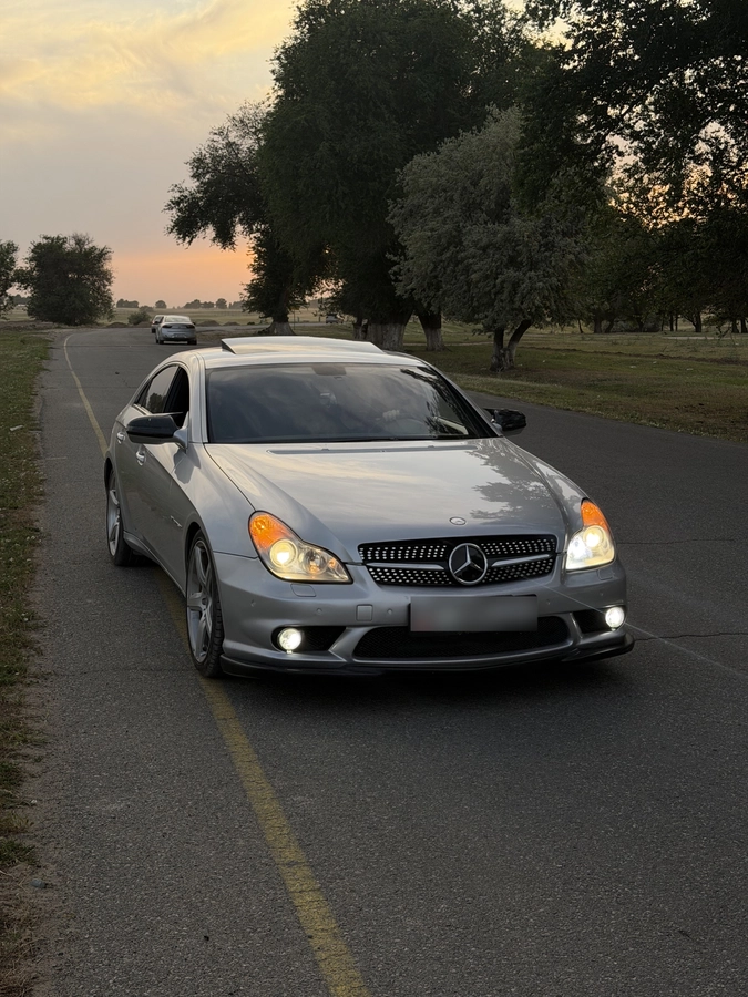 Mercedes-Benz CLS I (C219) 500 5.0 AT