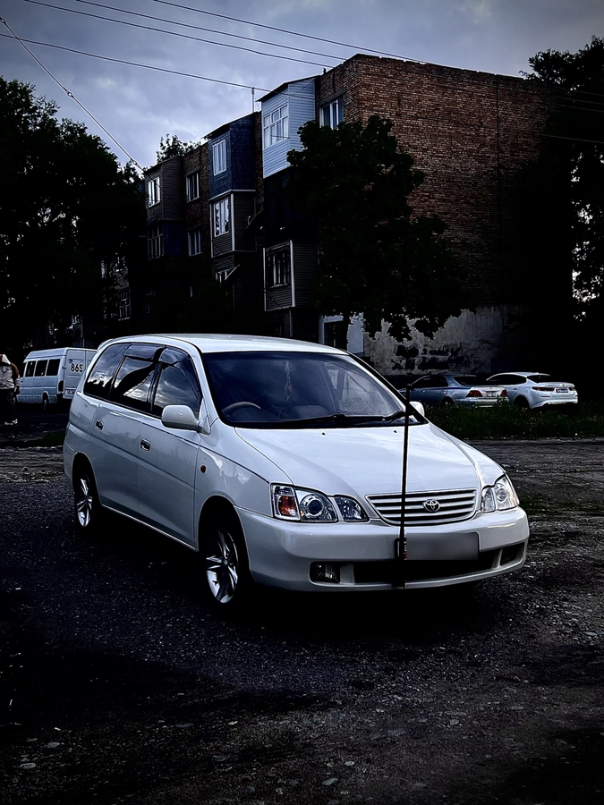 Открыть фото Toyota Gaia 2.0 AT