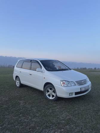 Toyota Gaia 2.0 AT