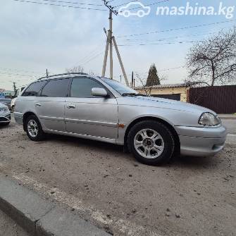 Toyota Avensis I 1.6 MT