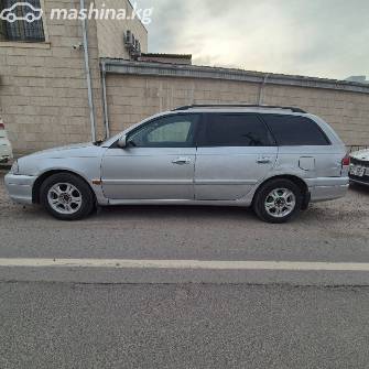 Toyota Avensis I 1.6 MT