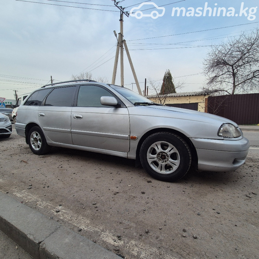 Toyota Avensis I 1.6 MT