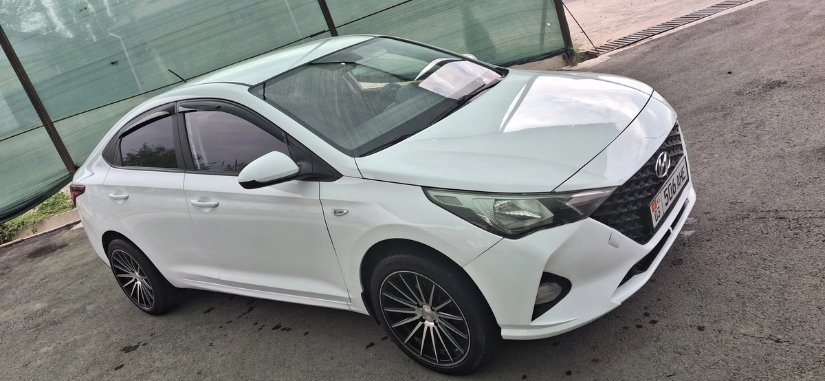Hyundai Solaris II Рестайлинг 1.6 AT