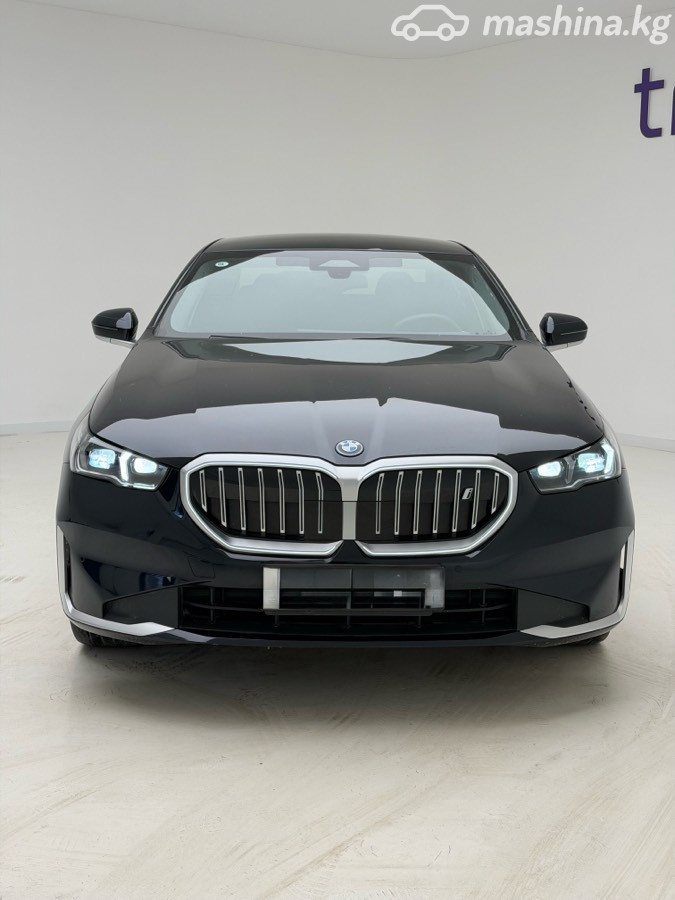 Открыть фото BMW i5 eDrive35L Electro AT