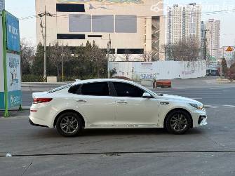 Kia K5 II 2.0 AT