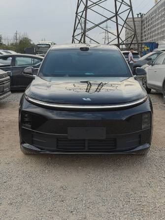 LiXiang L6 1.5hyb AT 4WD