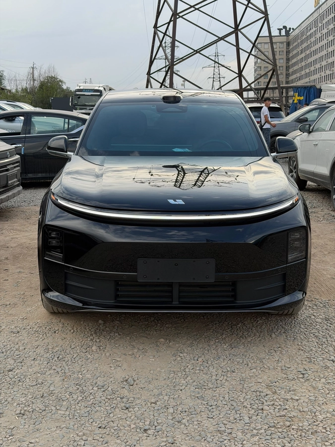 LiXiang L6 1.5hyb AT 4WD