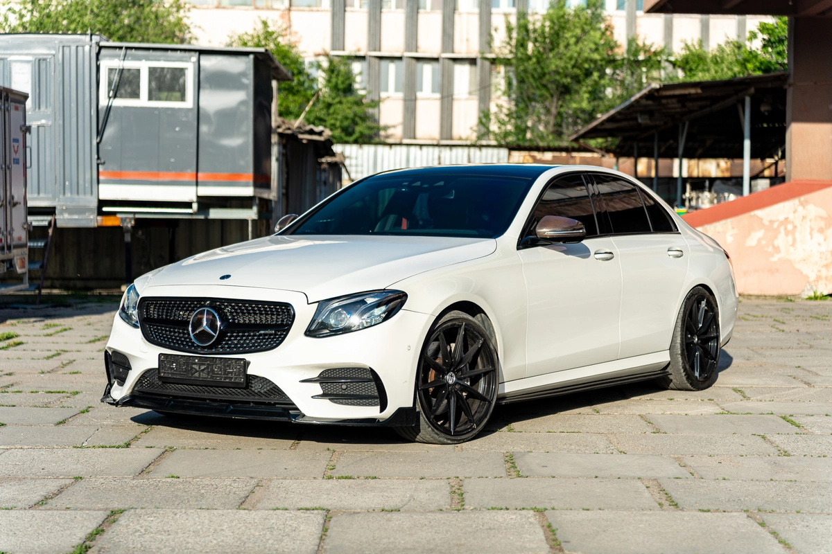 Mercedes-Benz E-Класс AMG V (W213) 43 AMG 3.0 AT 4WD