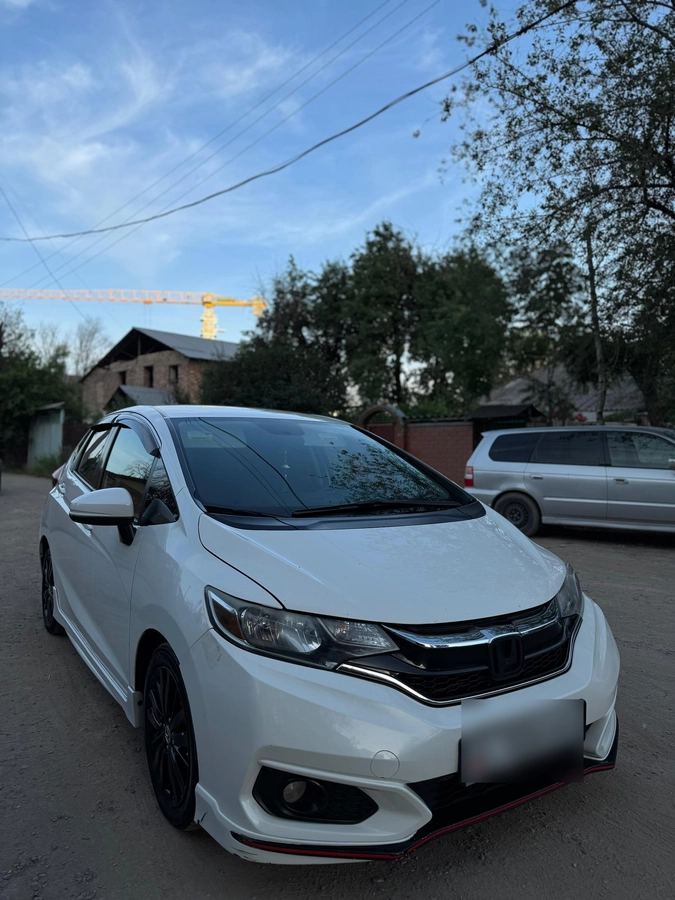 Honda Fit III Рестайлинг 1.5 CVT
