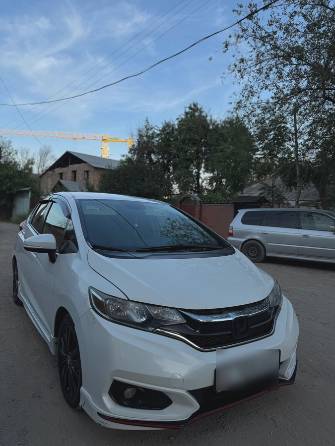 Honda Fit III Рестайлинг 1.5 CVT