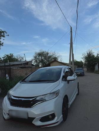 Honda Fit III Рестайлинг 1.5 CVT