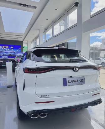 Changan UNI-Z 1.5 AMT