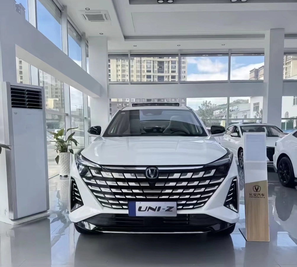 Changan UNI-Z 1.5 AMT