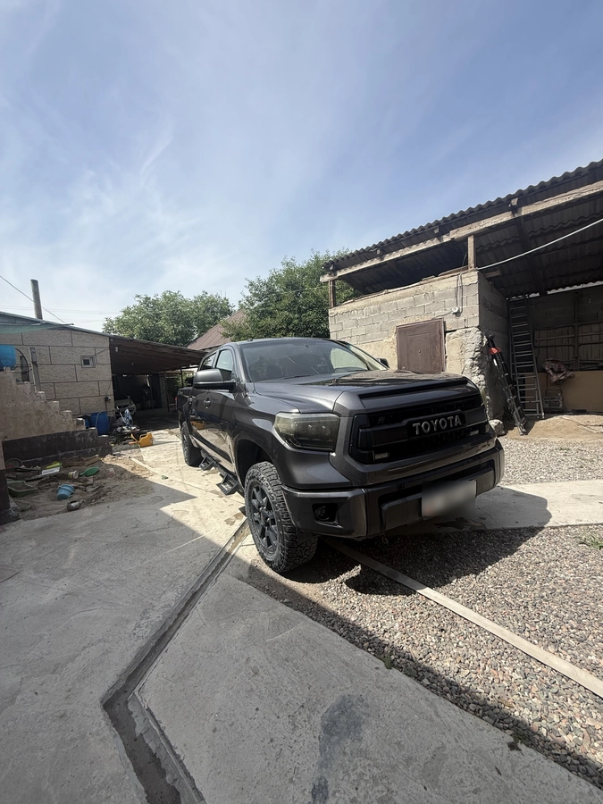 Открыть фото Toyota Tundra II Рестайлинг Double Cab 5.7 AT