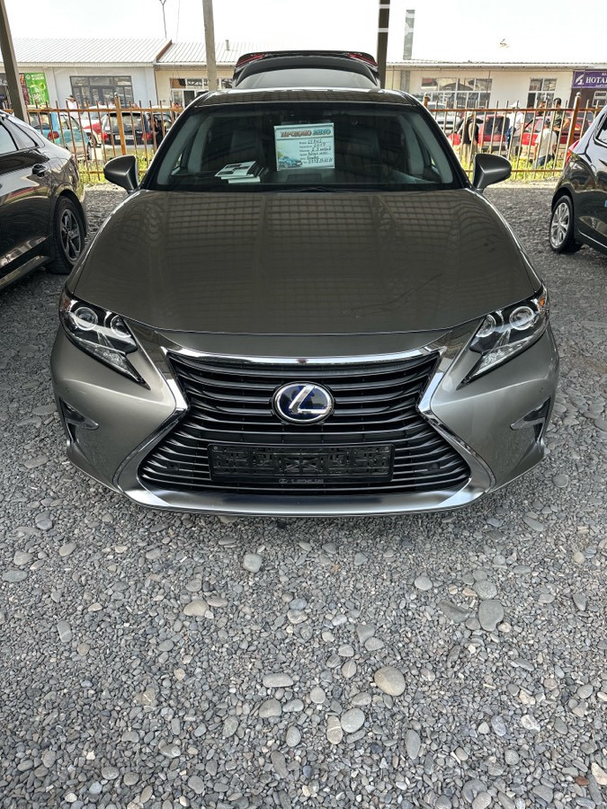 Lexus ES VI Рестайлинг 300h 2.5hyb CVT