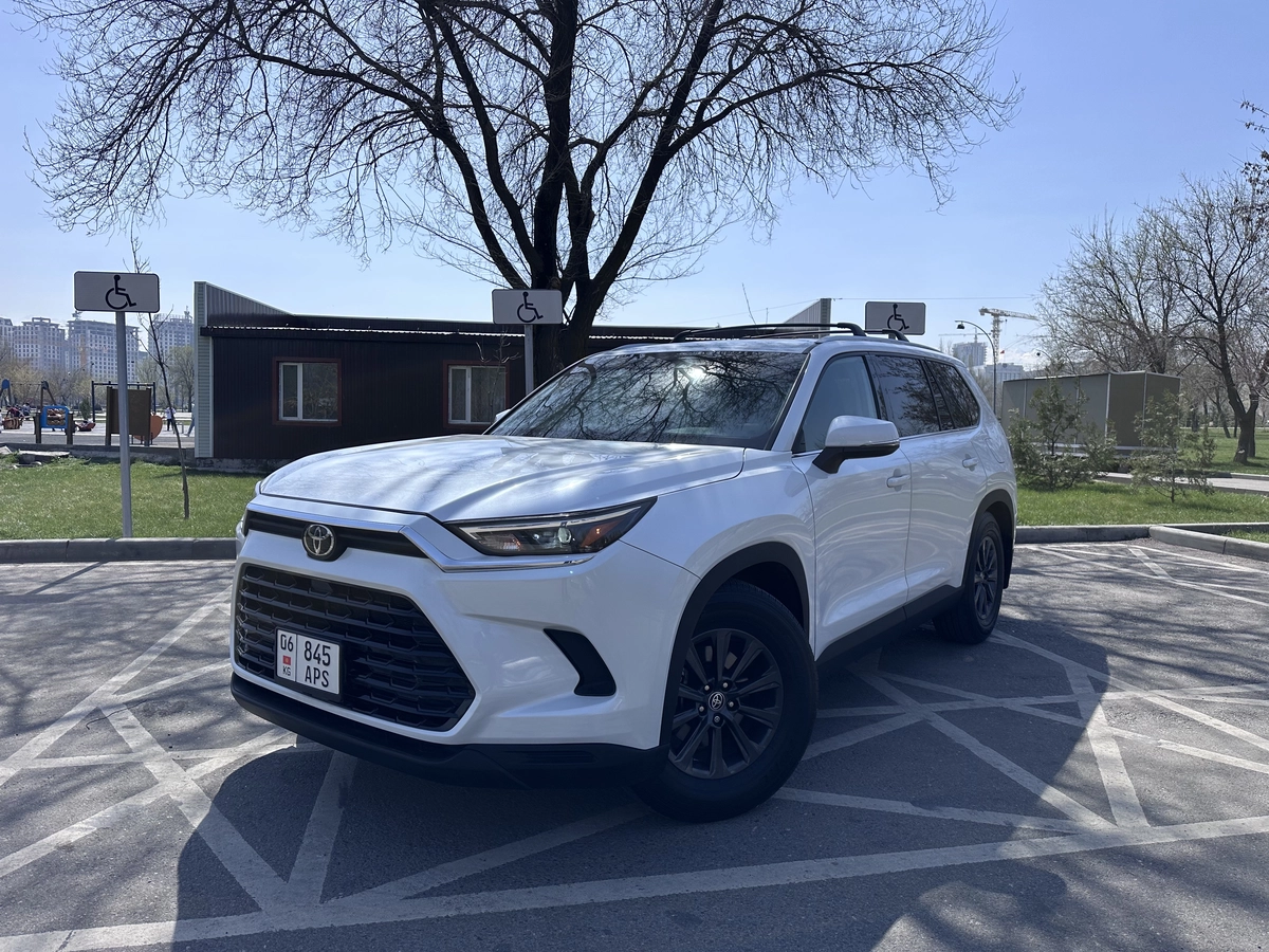 Toyota Grand Highlander 2.5hyb CVT 4WD