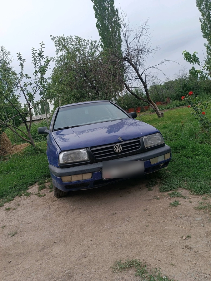 Volkswagen Vento 1.8 MT