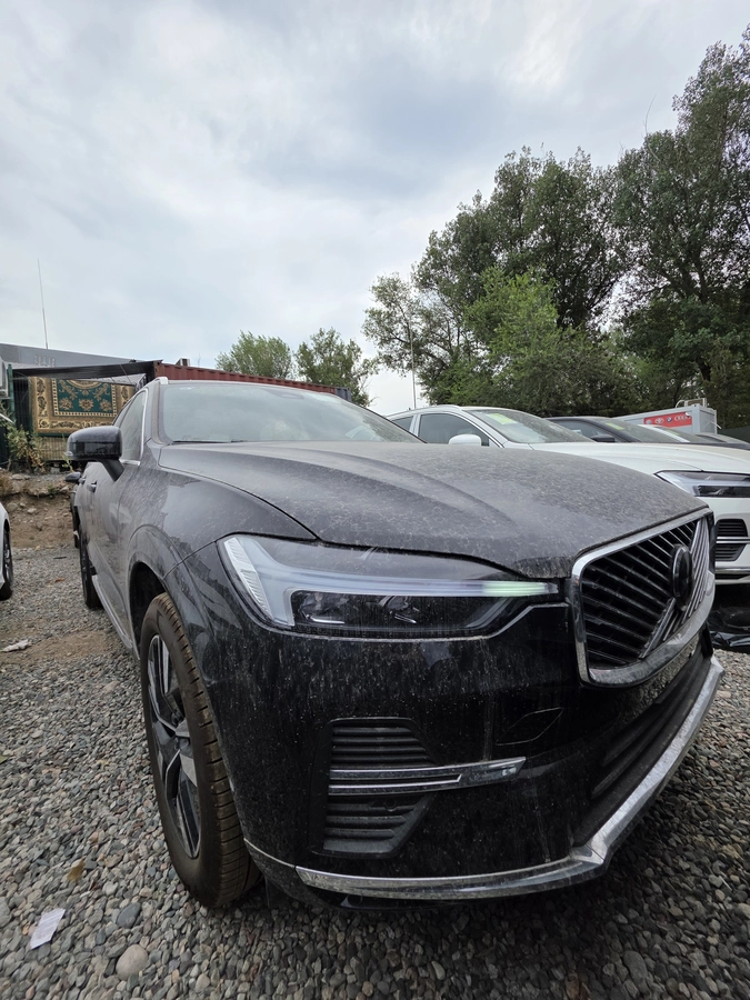 Volvo XC60 II Рестайлинг 2.0 AT 4WD