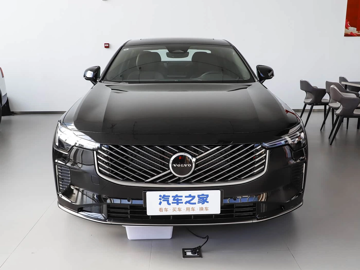 Volvo S90 II Рестайлинг 2.0 AT