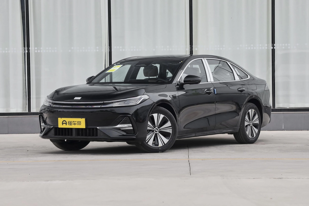 Geely Galaxy A7 1.5hyb AT