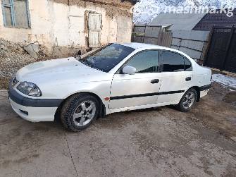 Toyota Avensis I 1.6 MT