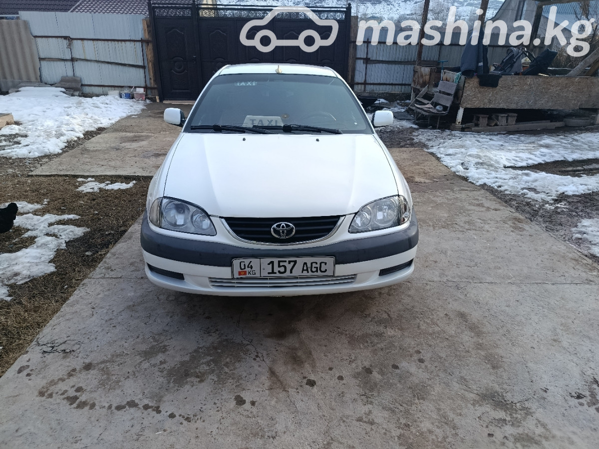 Toyota Avensis I 1.6 MT