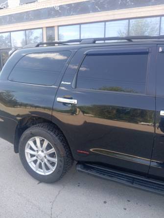 Toyota Sequoia II 5.7 AT 4WD