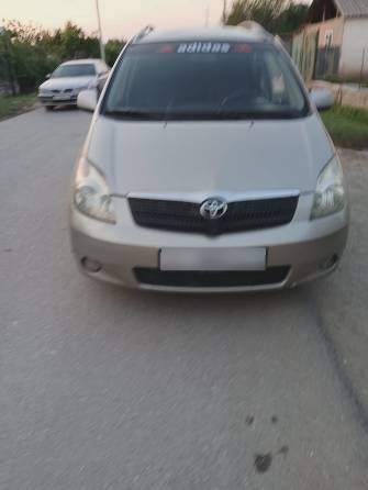 Toyota Corolla Verso I 1.8 MT