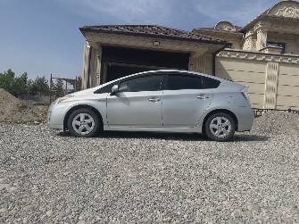 Toyota Prius III (XW30) Plug-in Hybrid 1.8hyb AT