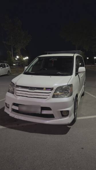 Toyota Noah I (R60) 2.0 AT 4WD