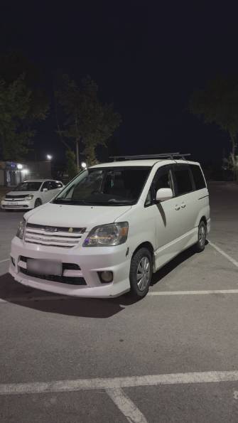 Toyota Noah I (R60) 2.0 AT 4WD