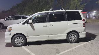Toyota Noah I (R60) 2.0 AT 4WD