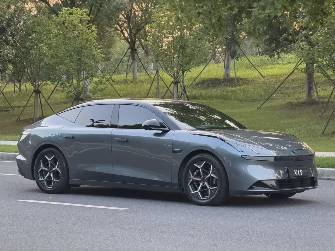 Lynk & Co Z10 95 kWh Electro AT