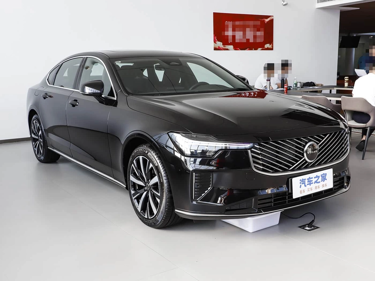 Volvo S90 II Рестайлинг 2.0 AT