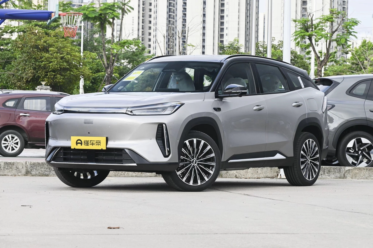 Geely Galaxy L7 9.11 kWh 1.5hyb AT