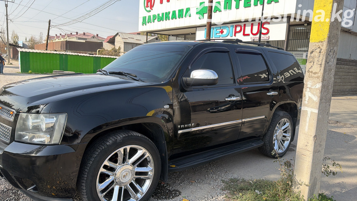 Chevrolet Tahoe III 5.3 AT 4WD