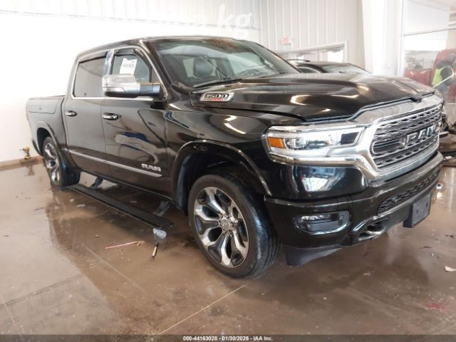 Открыть фото RAM 1500 V Crew Cab 3.0d AT 4WD