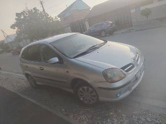 Nissan Almera Tino 1.8 MT
