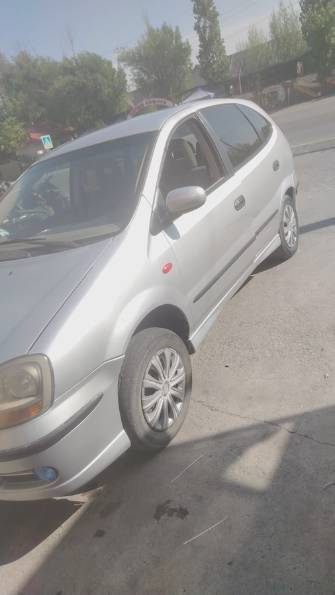 Nissan Almera Tino 1.8 MT