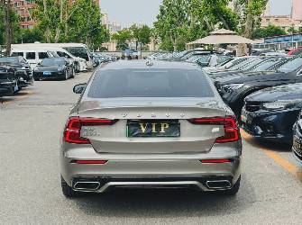 Volvo S60 II Рестайлинг 1.5 AT