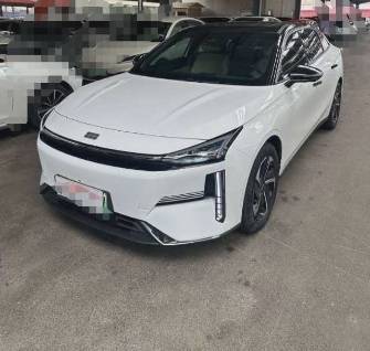 Geely Galaxy L6 1.5hyb AT