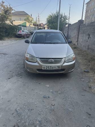 Kia Cerato I 1.6 MT