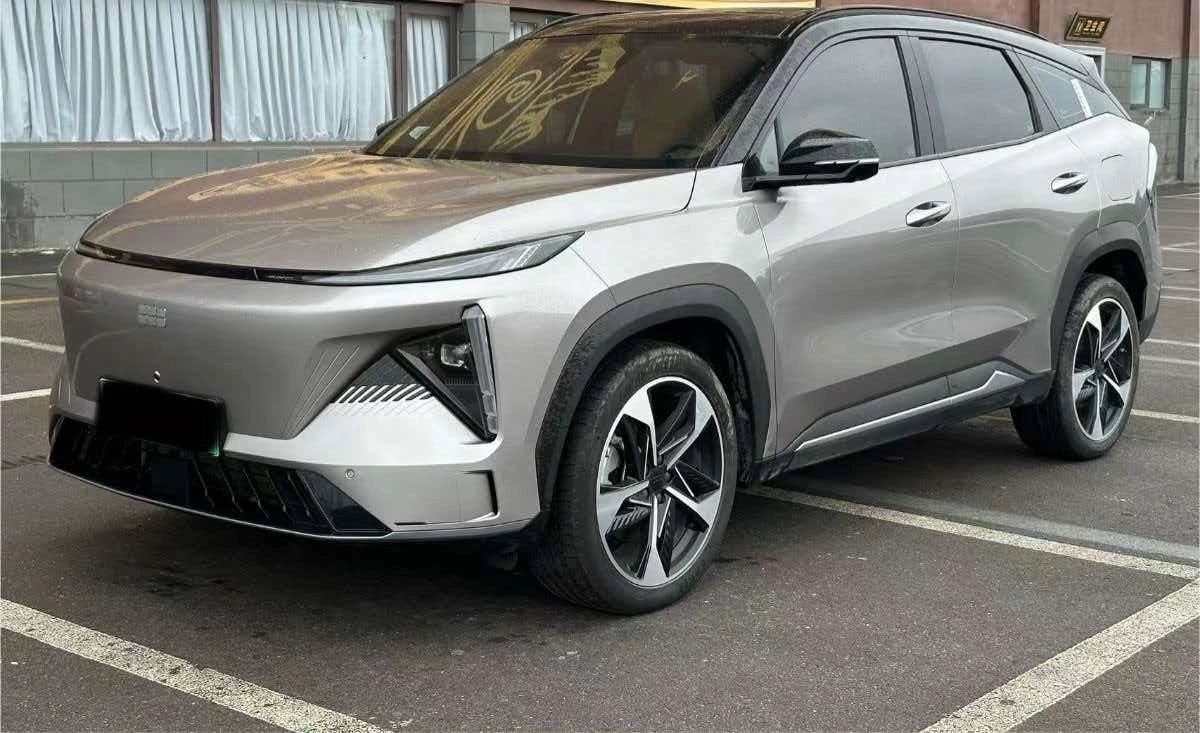 Geely Galaxy L7 18.7 kWh 1.5hyb AT