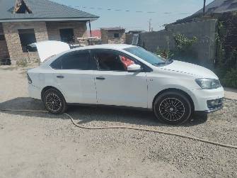 Volkswagen Polo V Рестайлинг 1.6 MT